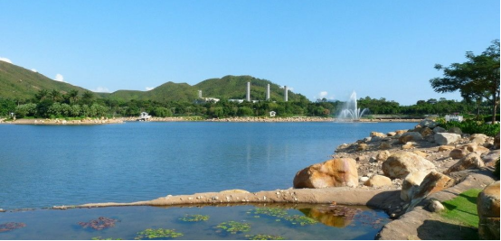 基于LIBS水中金属元素的定量分析